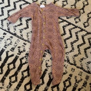 Kate Quinn footed onesie 6-9 months